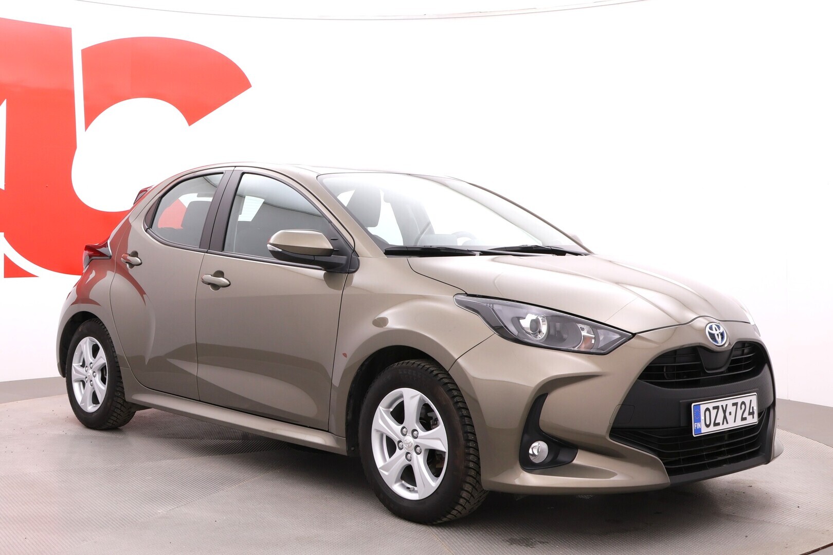 TOYOTA Yaris 2023