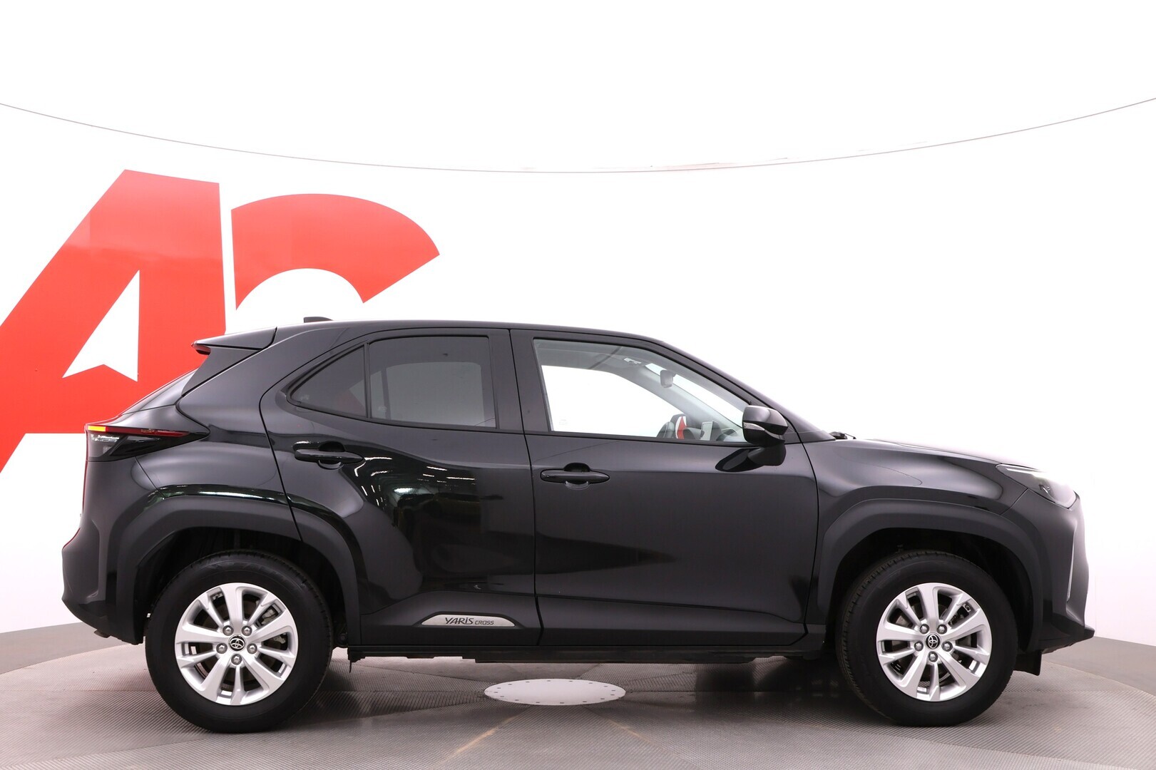 TOYOTA Yaris Cross 2023