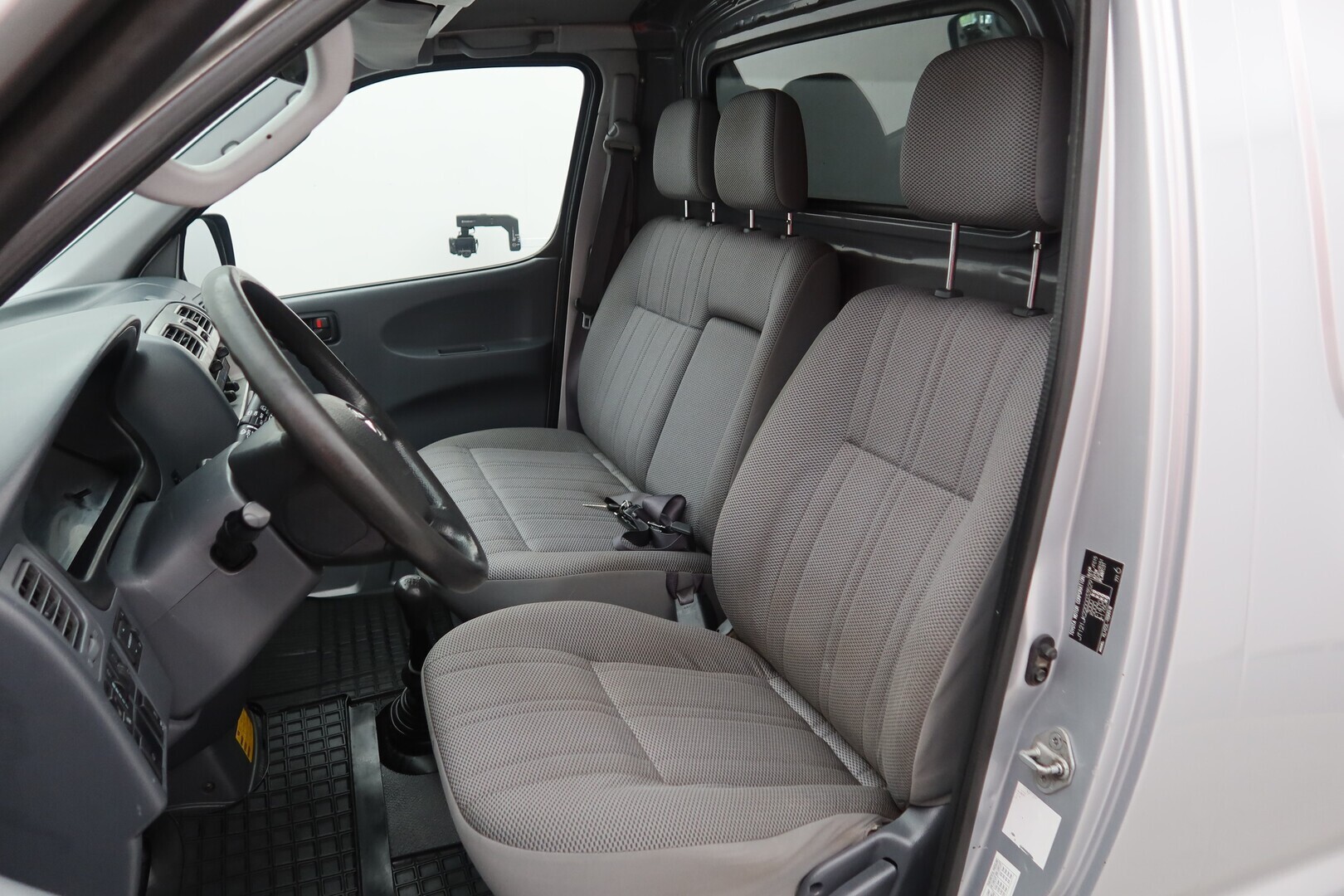 TOYOTA Hiace 2006