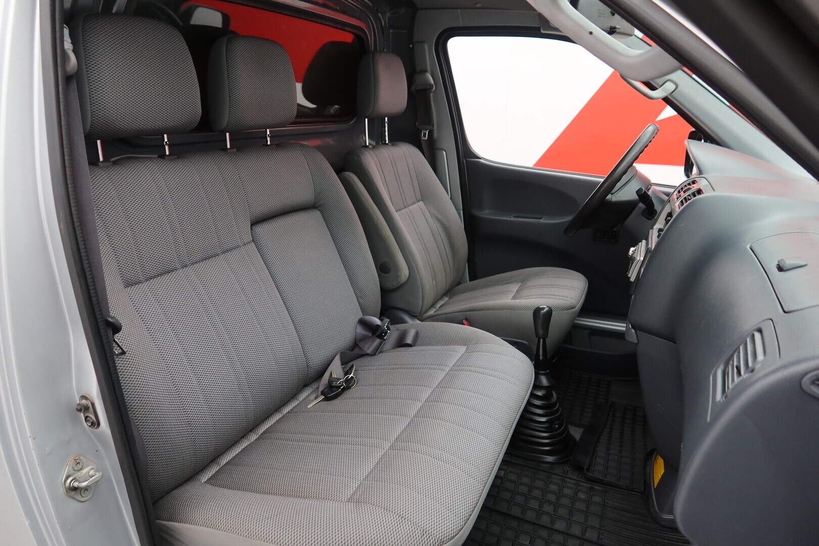 TOYOTA Hiace 2006