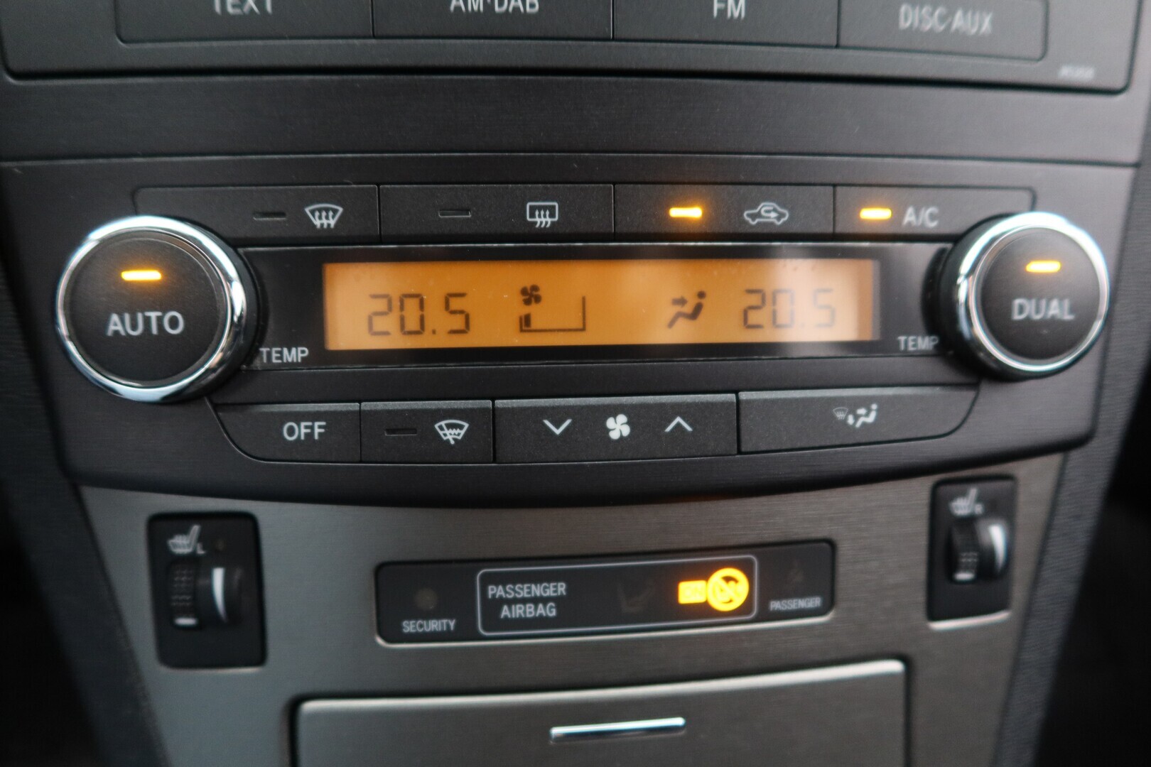 TOYOTA Avensis 2010