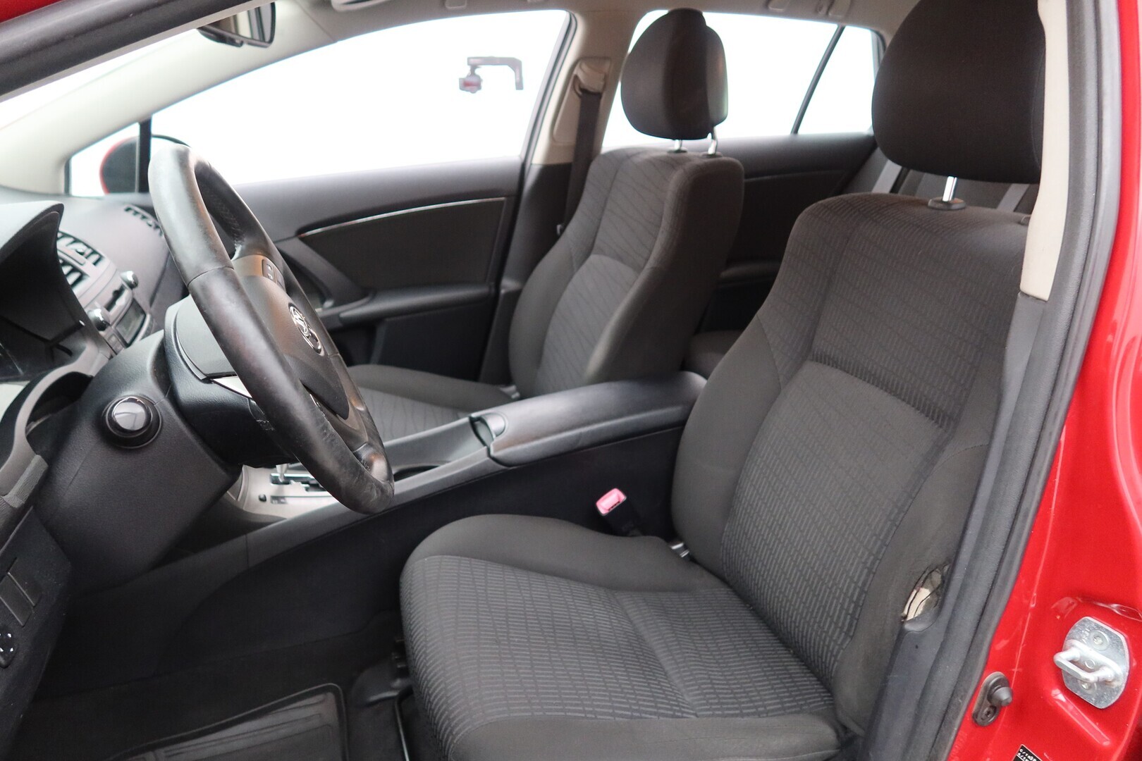 TOYOTA Avensis 2010