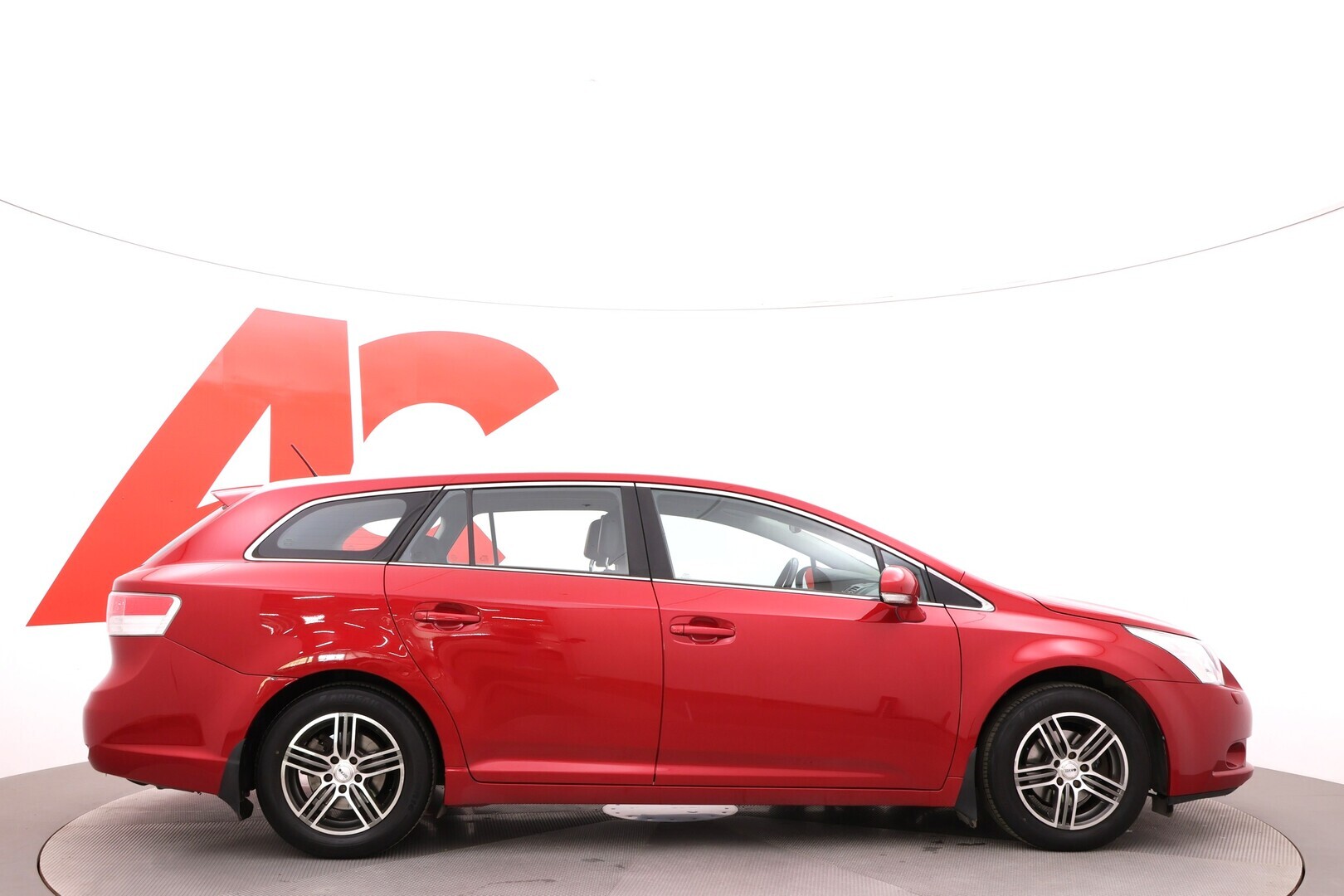 TOYOTA Avensis 2010