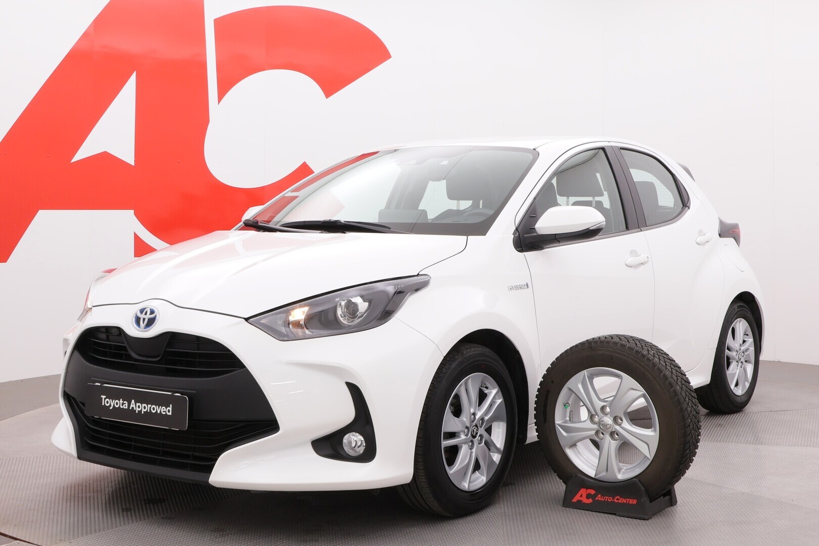 TOYOTA Yaris 2021