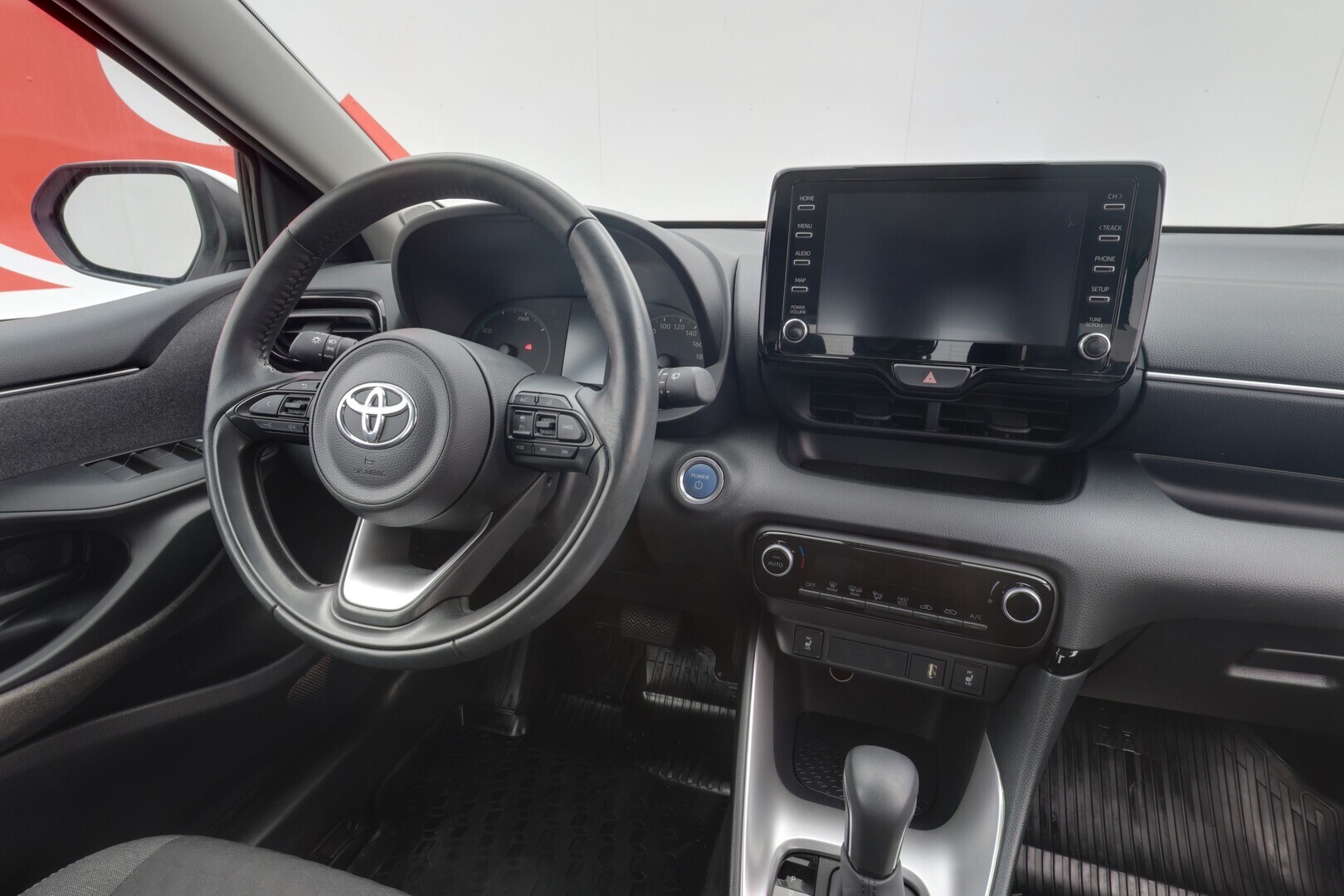 TOYOTA Yaris 2021