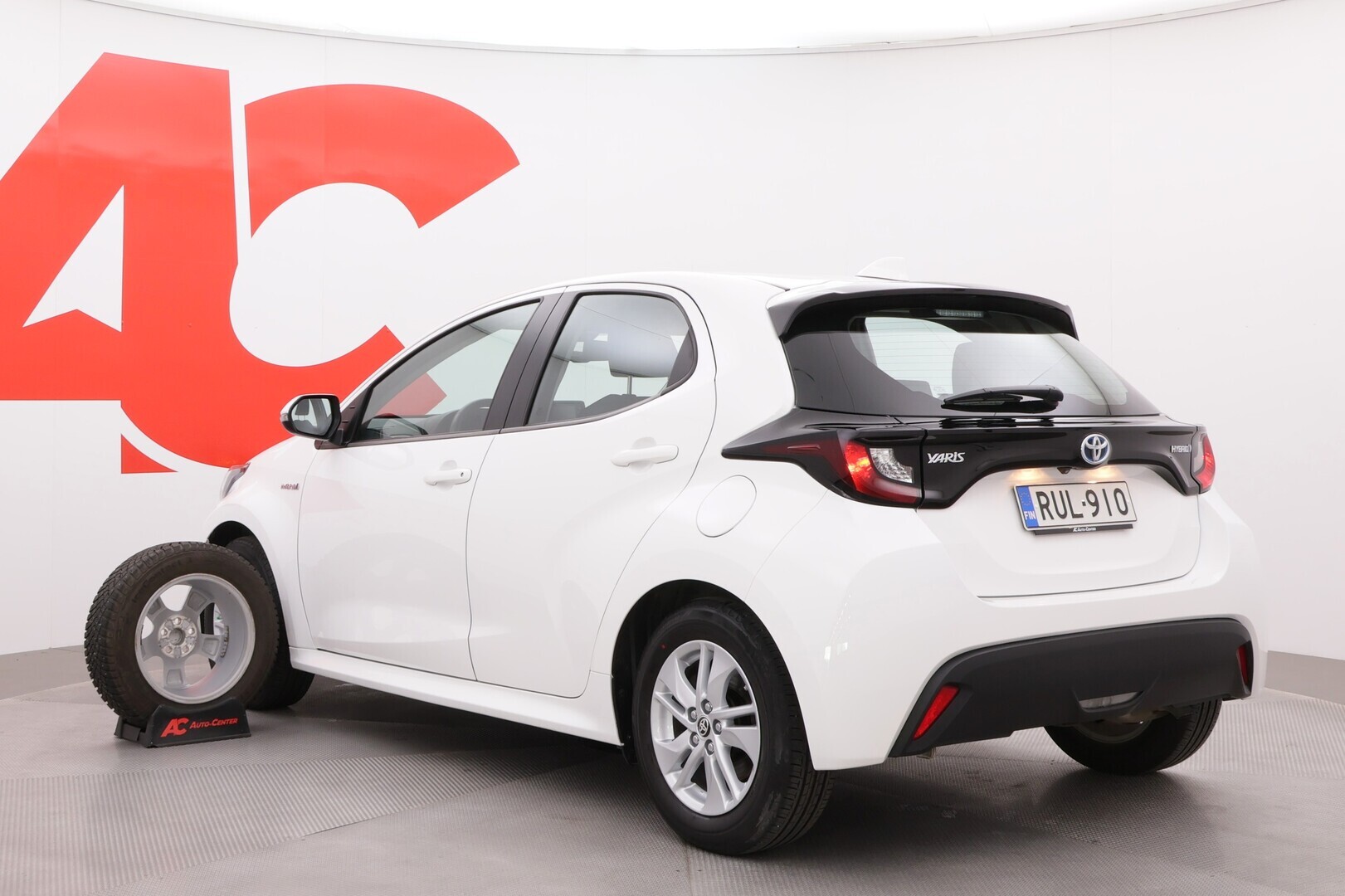 TOYOTA Yaris 2021
