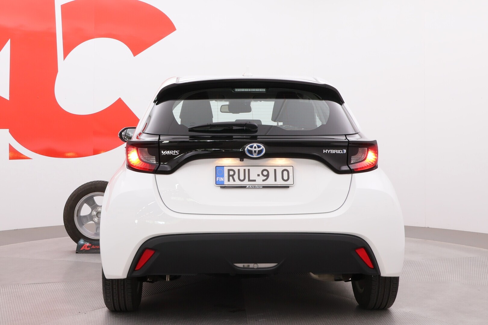TOYOTA Yaris 2021