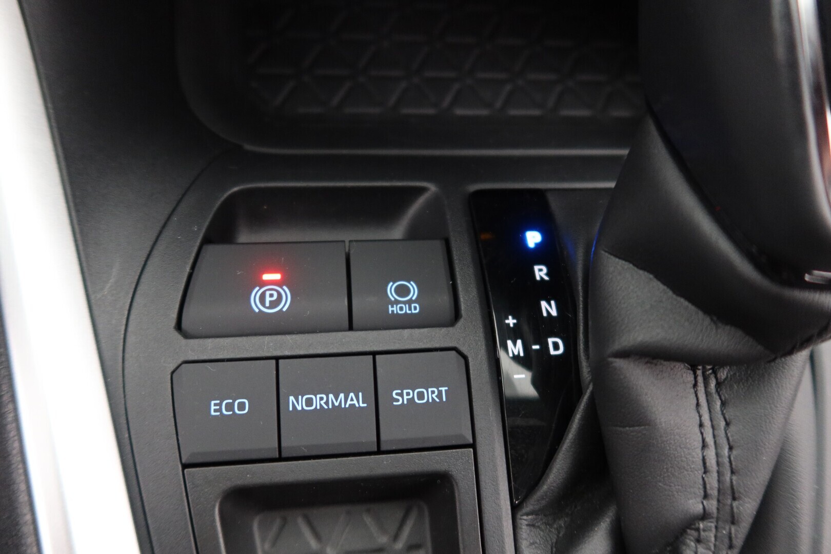 TOYOTA RAV4 2023