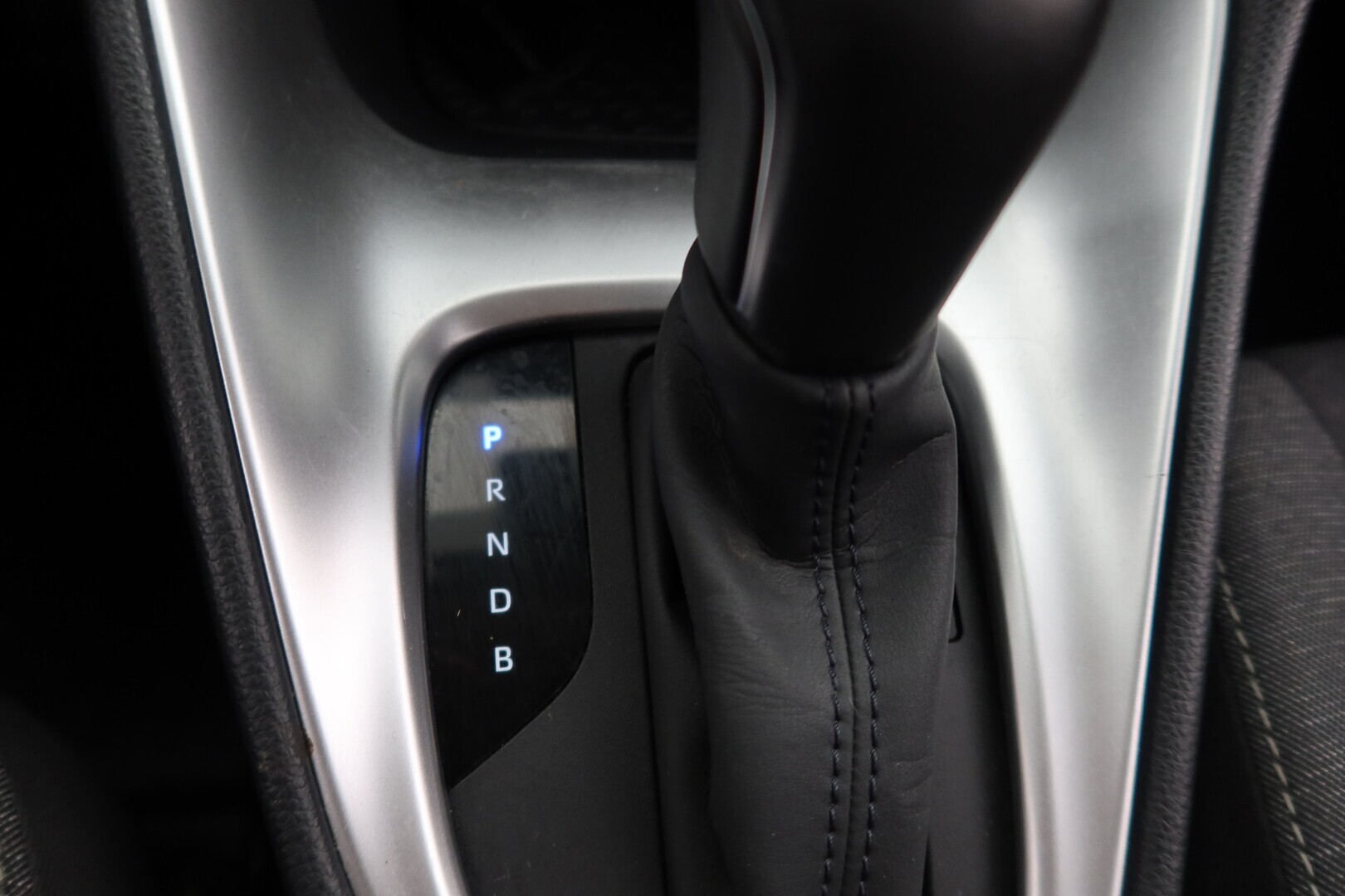 TOYOTA Yaris 2023