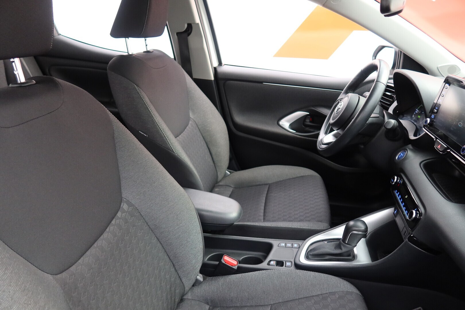 TOYOTA Yaris 2023