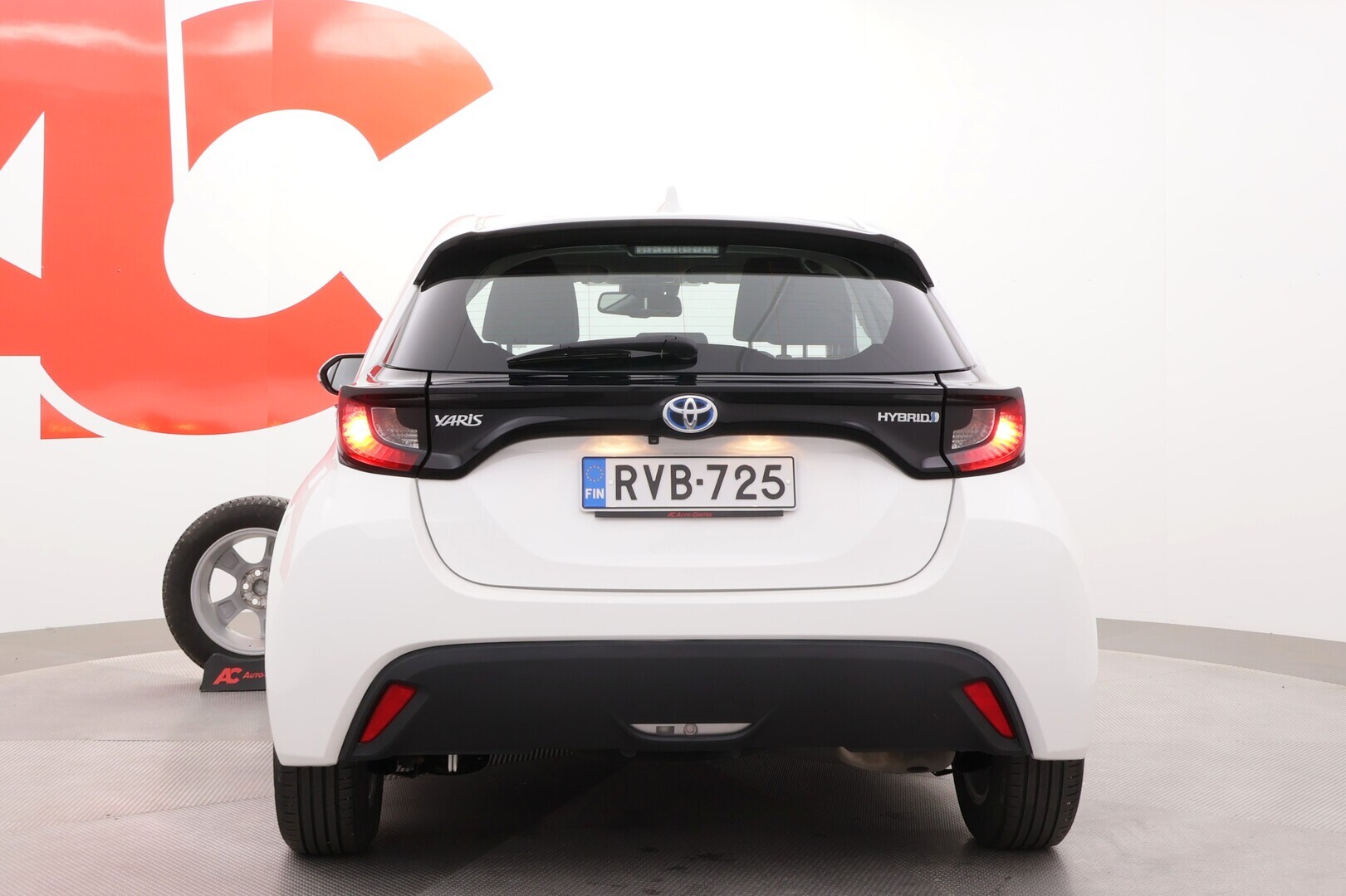 TOYOTA Yaris 2023