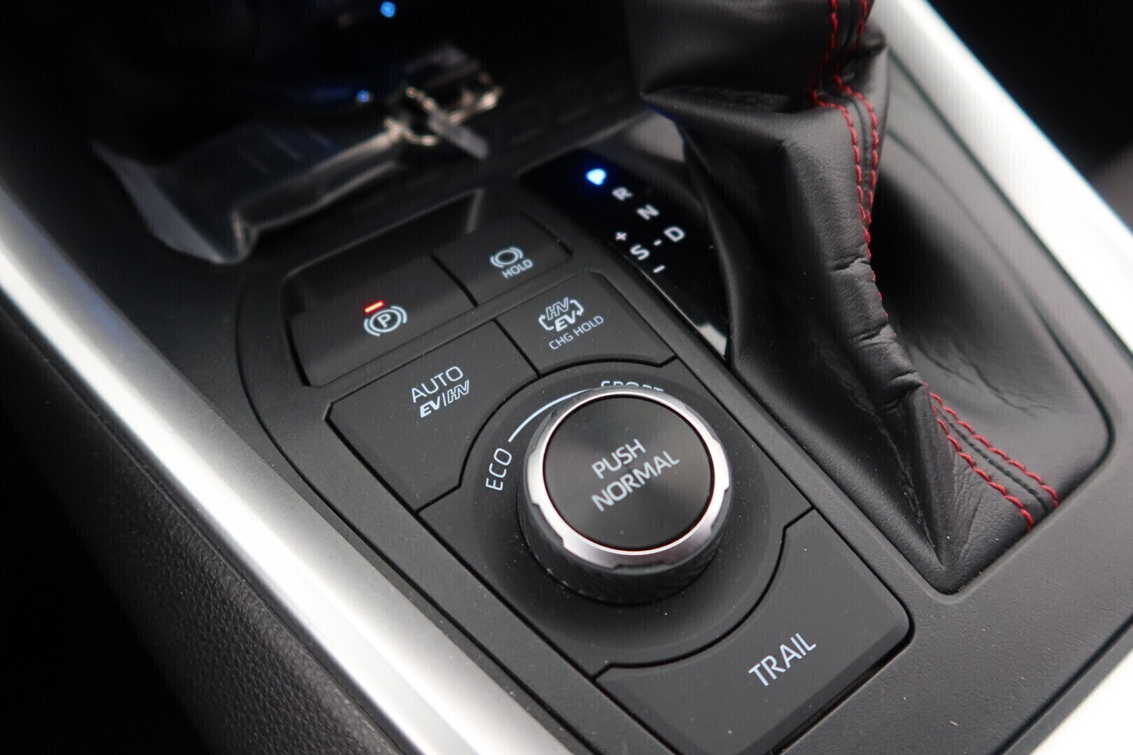 TOYOTA RAV4 Plug-in 2024