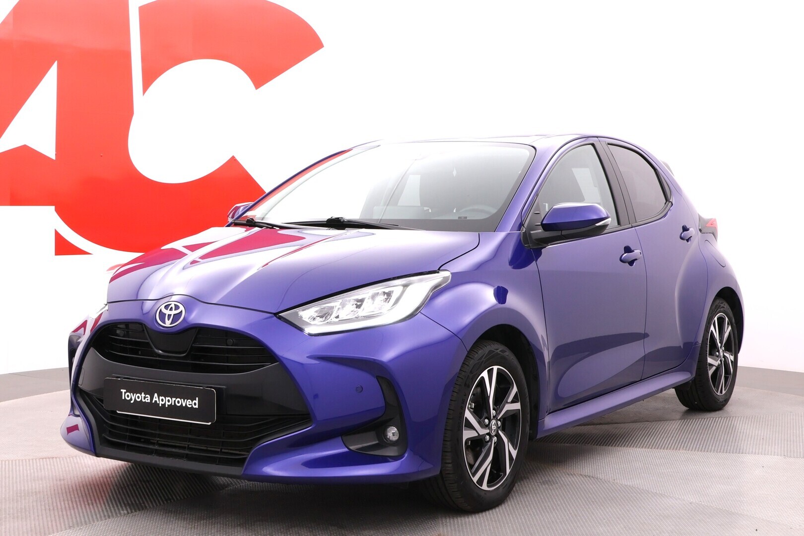 TOYOTA Yaris 2025