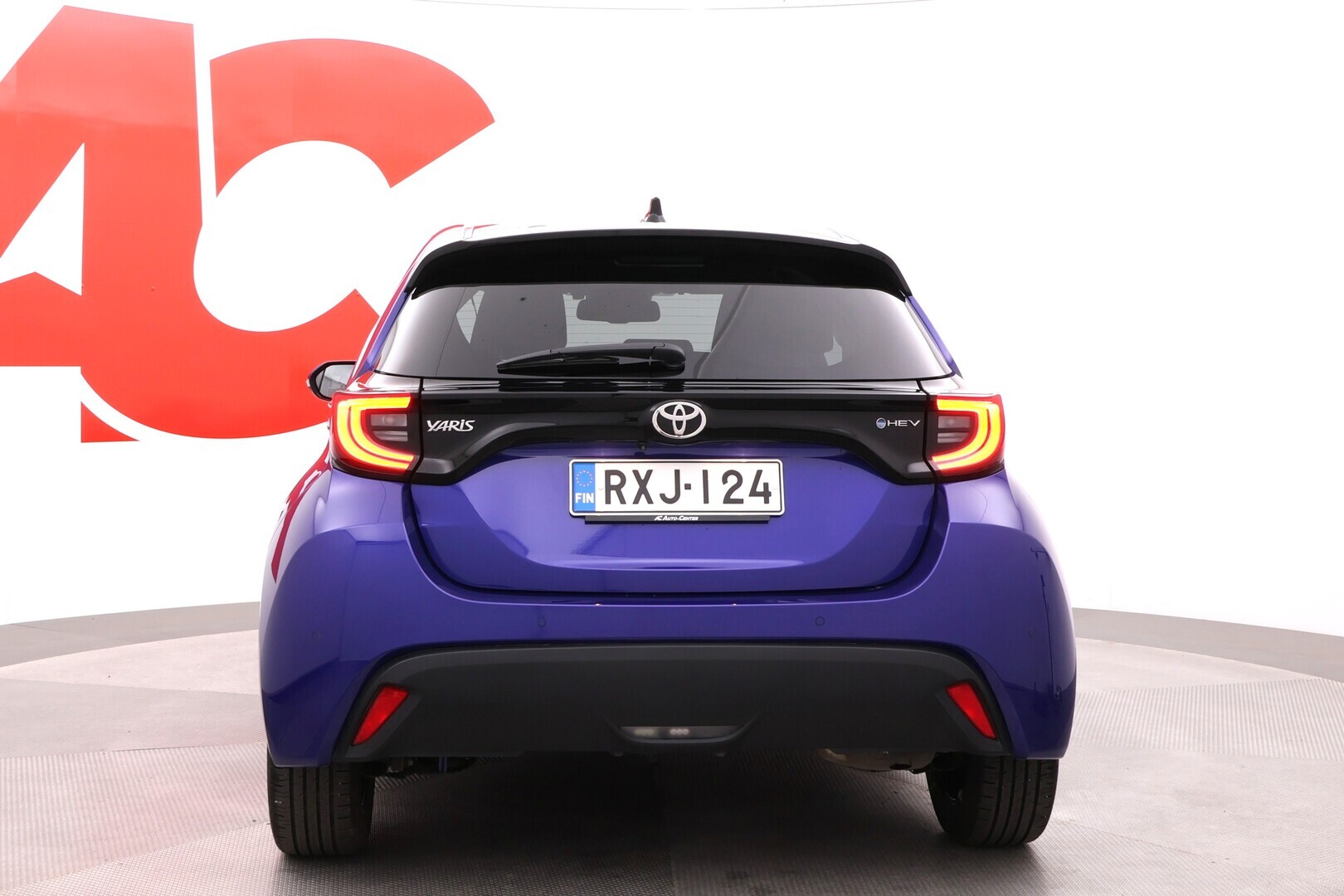 TOYOTA Yaris 2025
