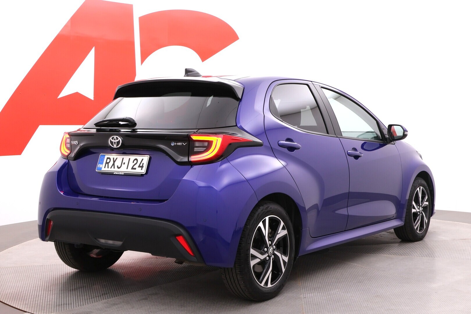 TOYOTA Yaris 2025