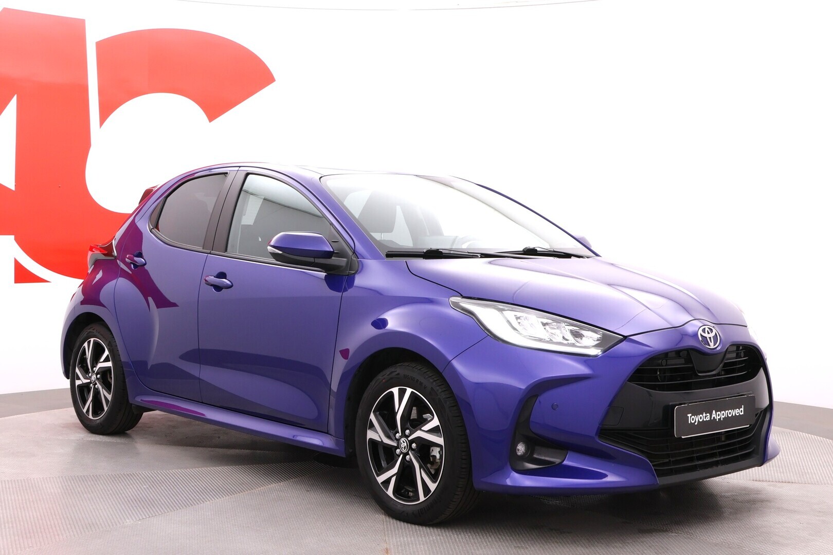 TOYOTA Yaris 2025
