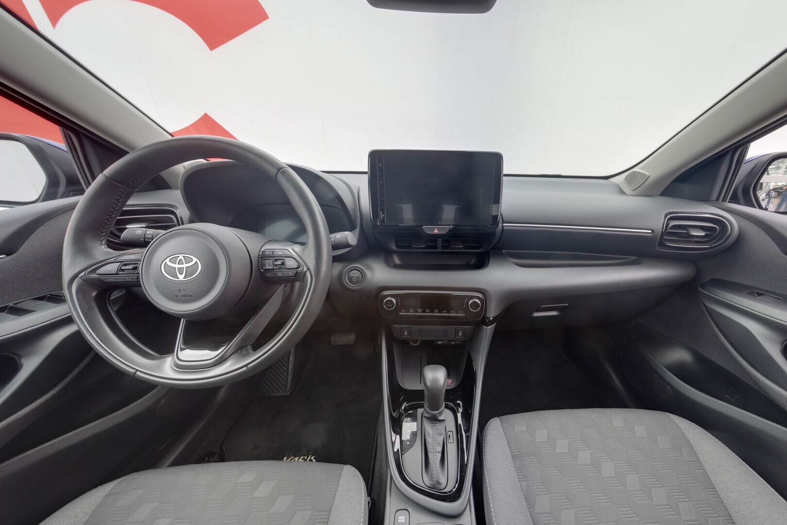 TOYOTA Yaris 2025