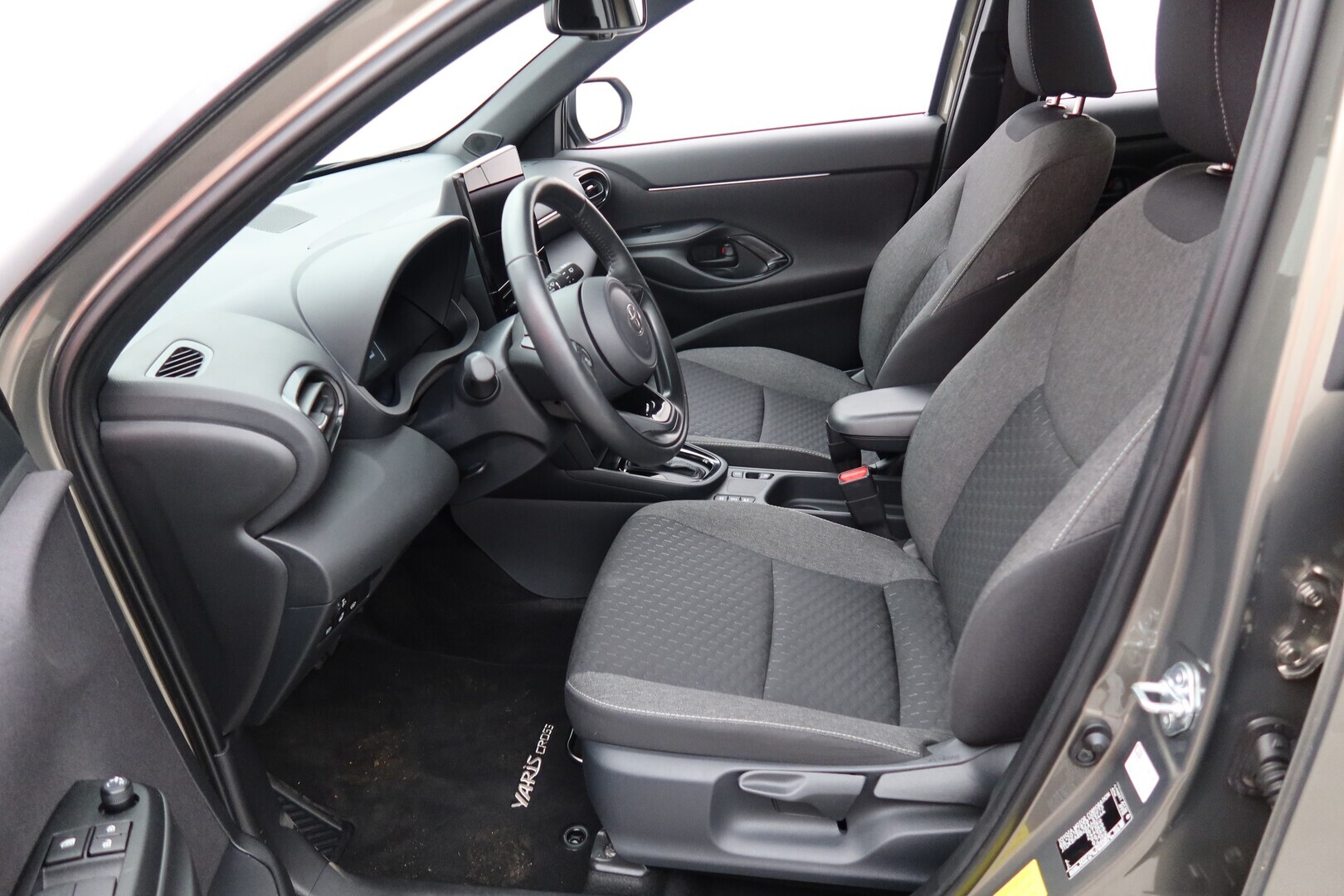 TOYOTA Yaris Cross 2025