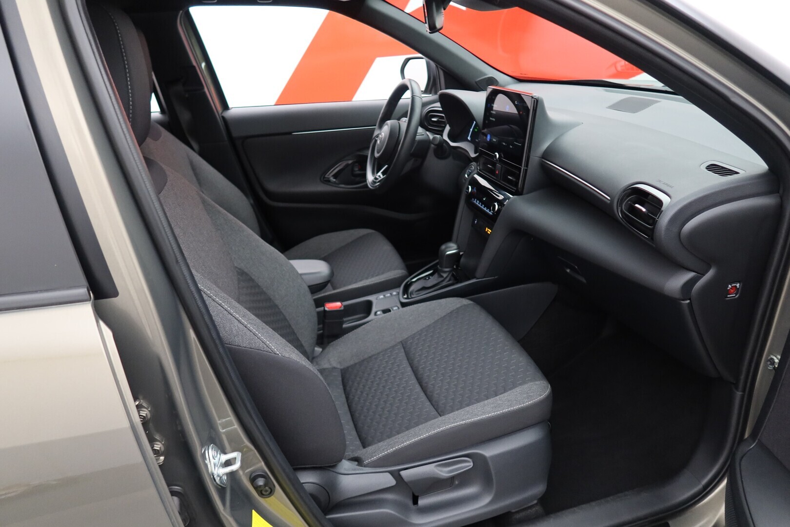 TOYOTA Yaris Cross 2025
