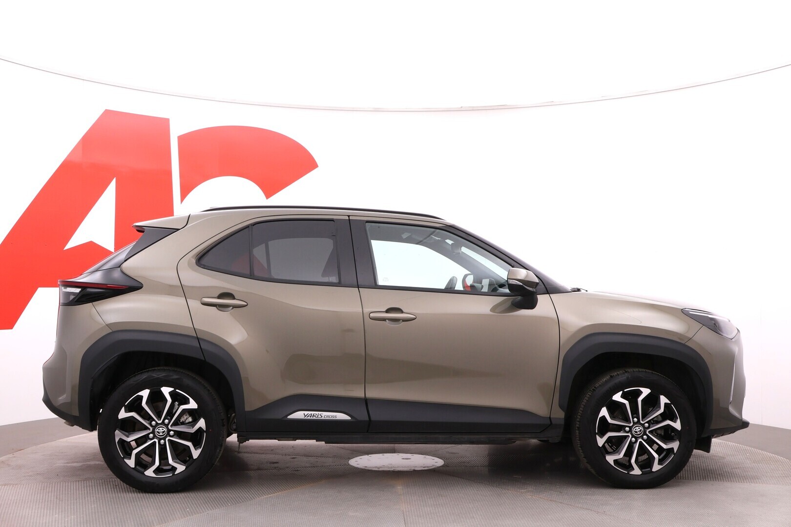 TOYOTA Yaris Cross 2025
