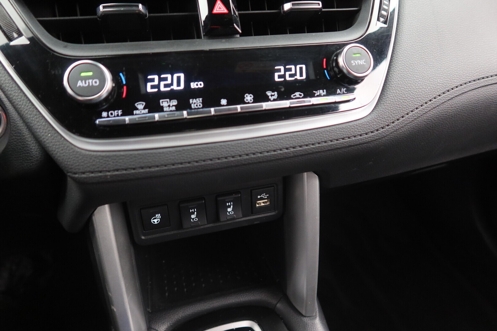 TOYOTA Corolla Cross 2024