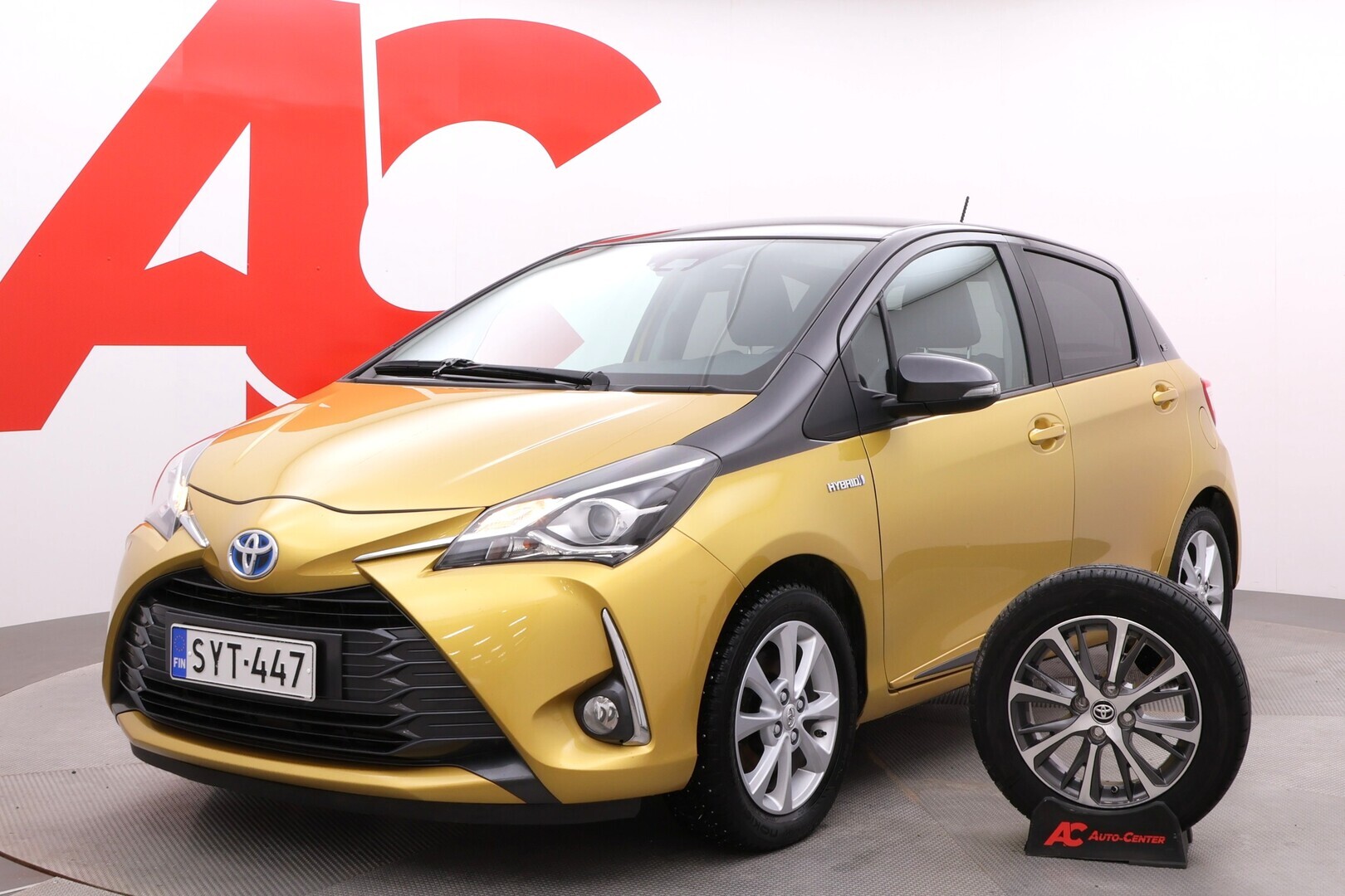 TOYOTA Yaris 2019