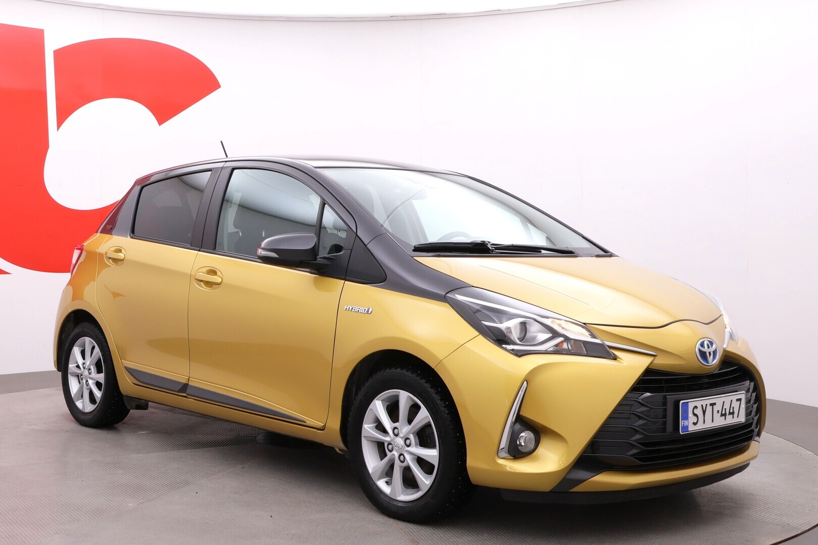 TOYOTA Yaris 2019