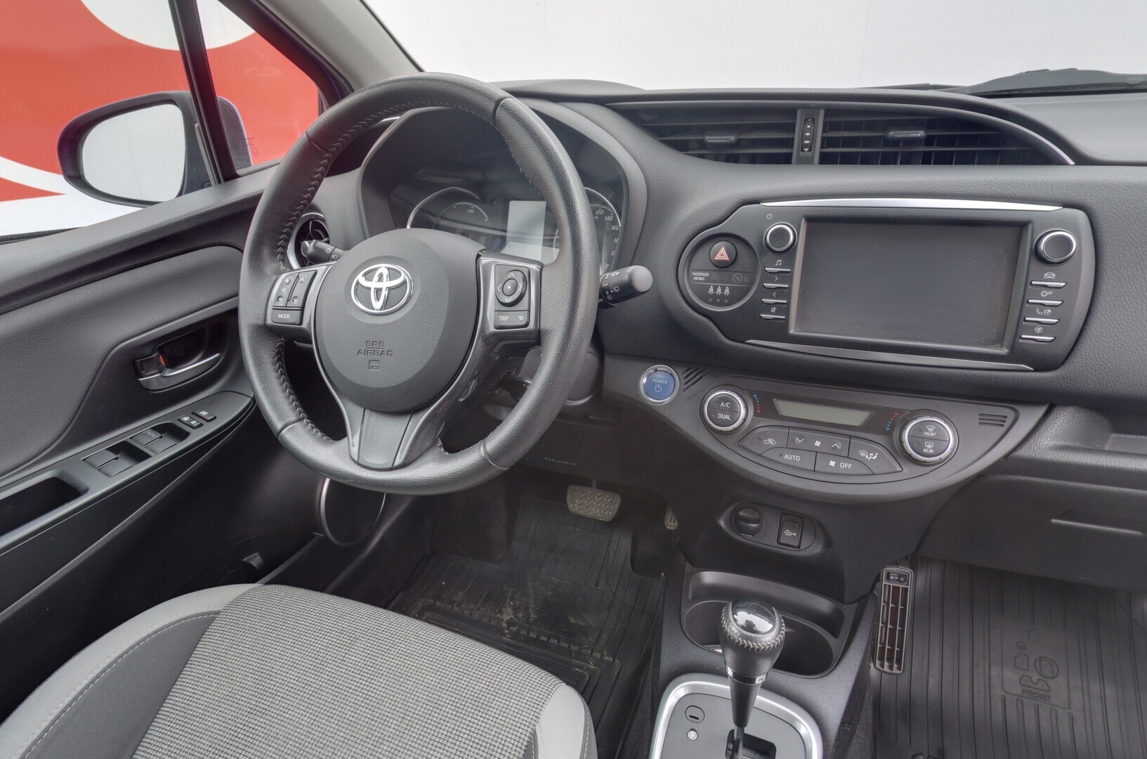 TOYOTA Yaris 2020