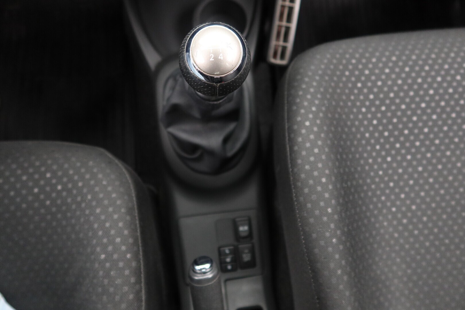 TOYOTA Yaris 2011