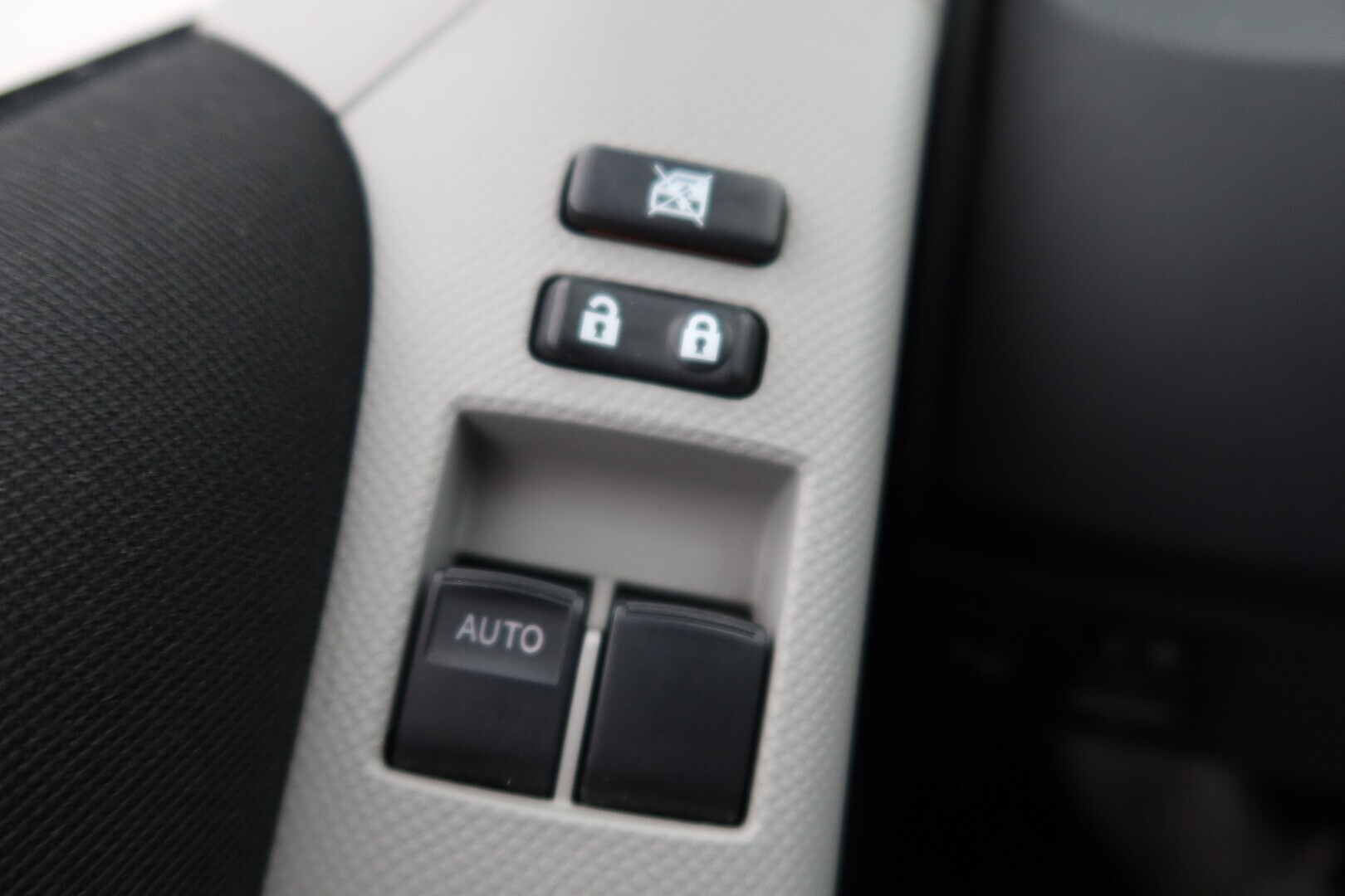 TOYOTA Yaris 2011