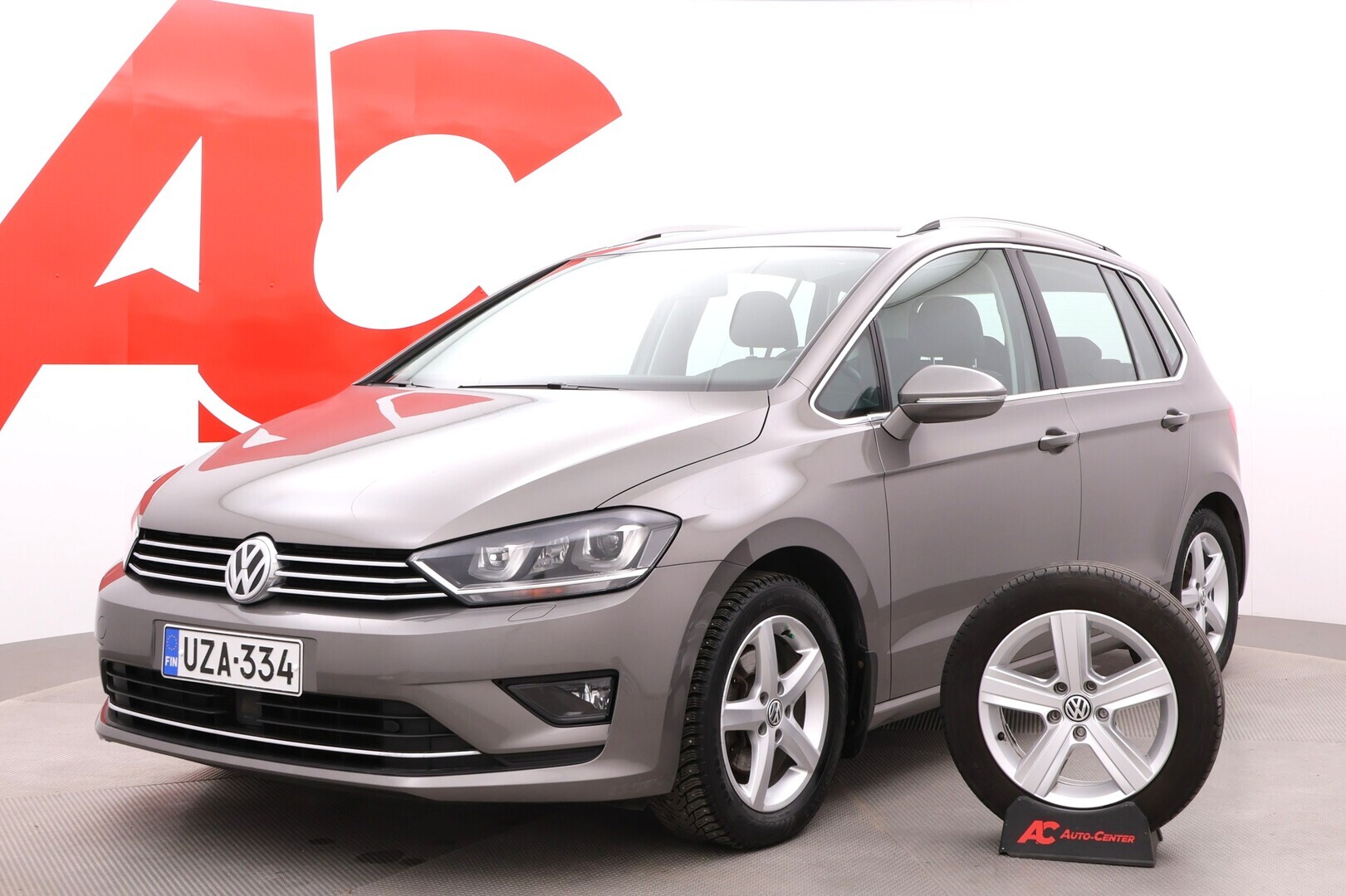 VOLKSWAGEN Golf Sportsvan 2015
