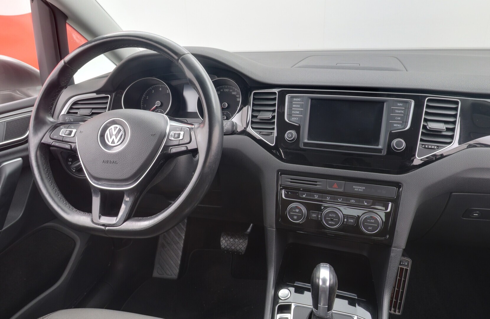 VOLKSWAGEN Golf Sportsvan 2015