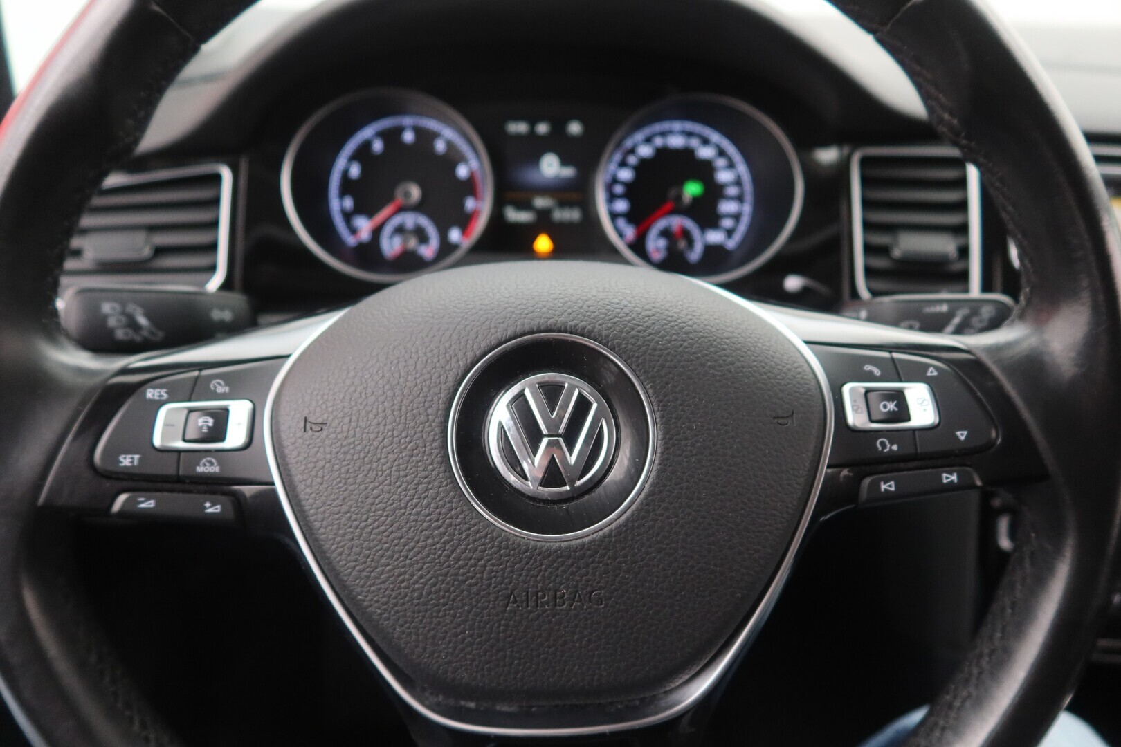 VOLKSWAGEN Golf Sportsvan 2015