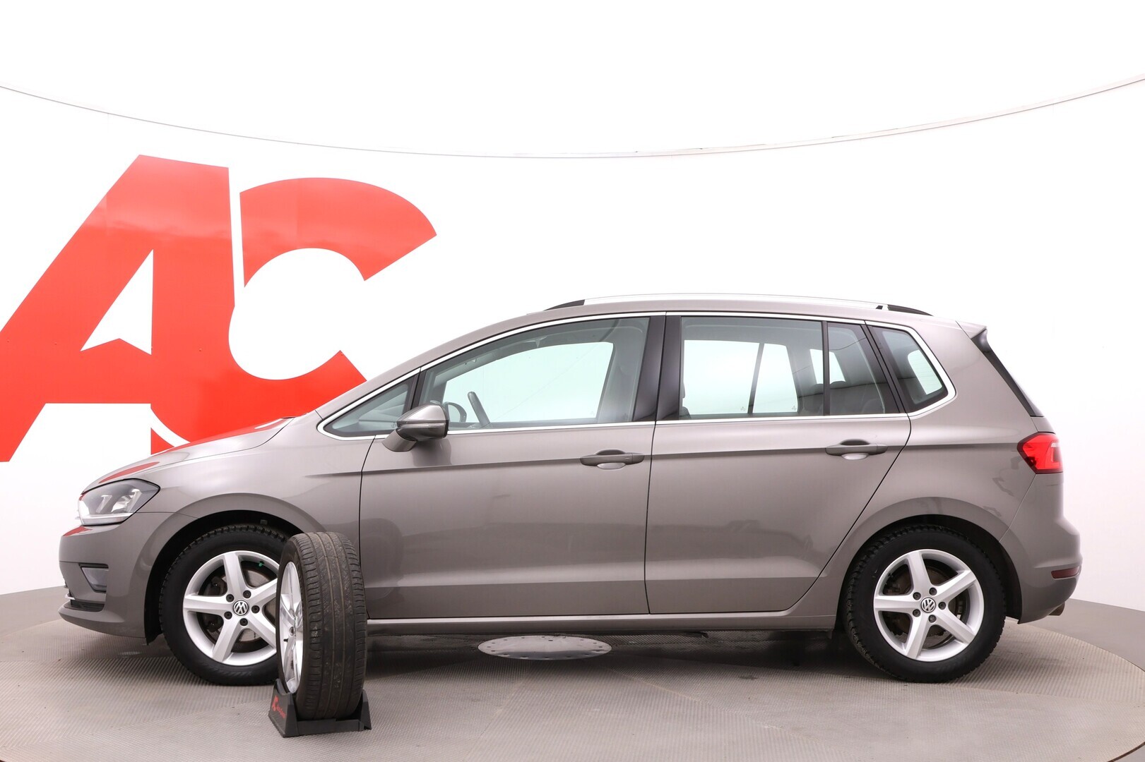VOLKSWAGEN Golf Sportsvan 2015