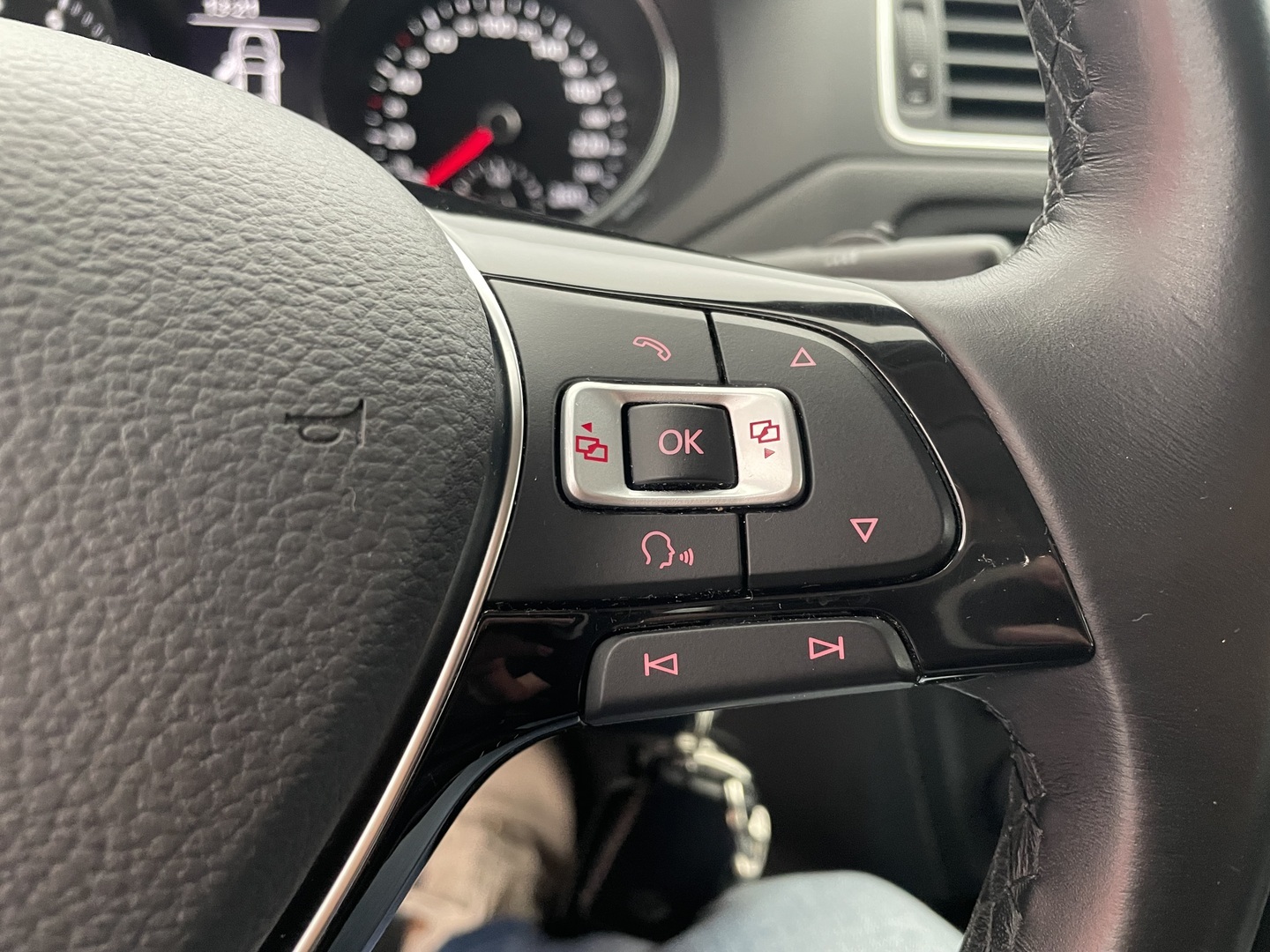 VOLKSWAGEN Jetta 2017