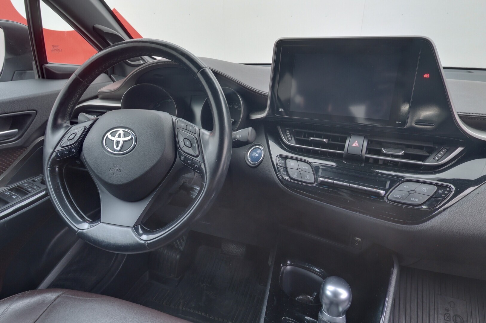 TOYOTA C-HR 2017