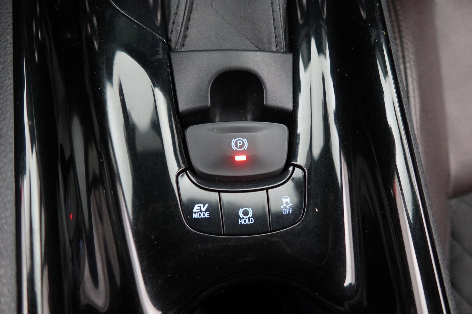 TOYOTA C-HR 2017