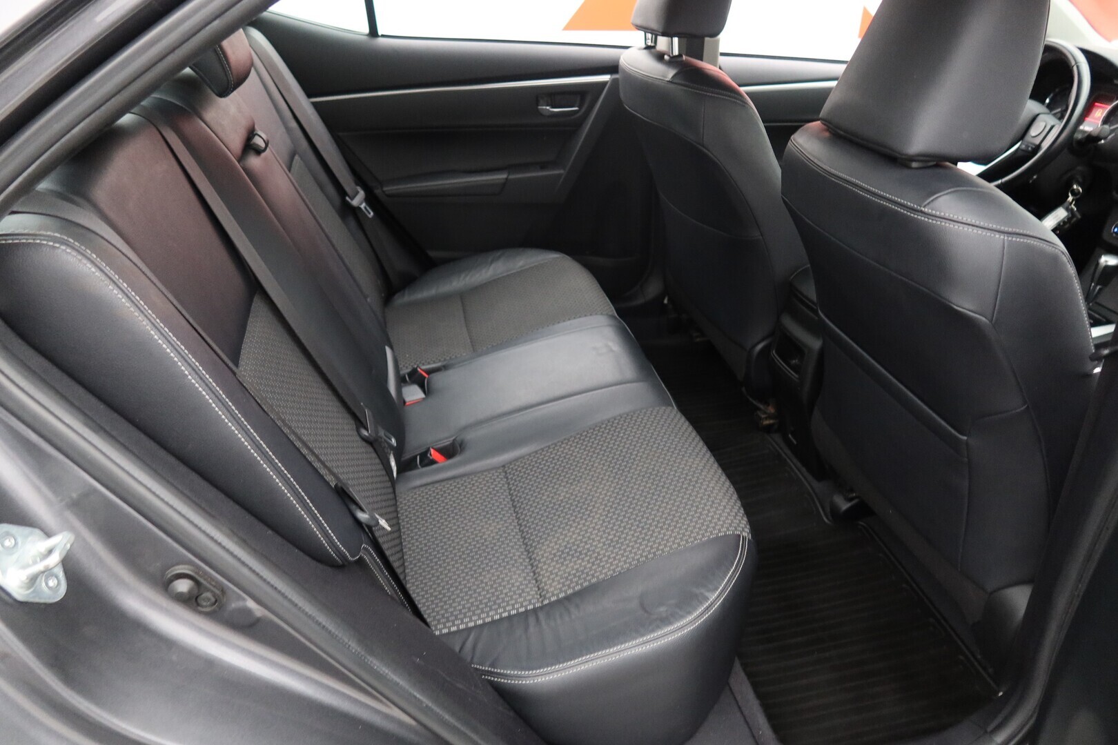 TOYOTA Corolla 2014