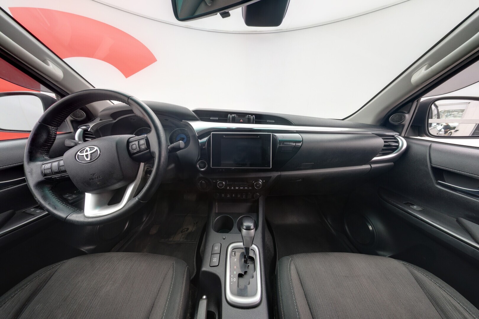 TOYOTA Hilux 2018