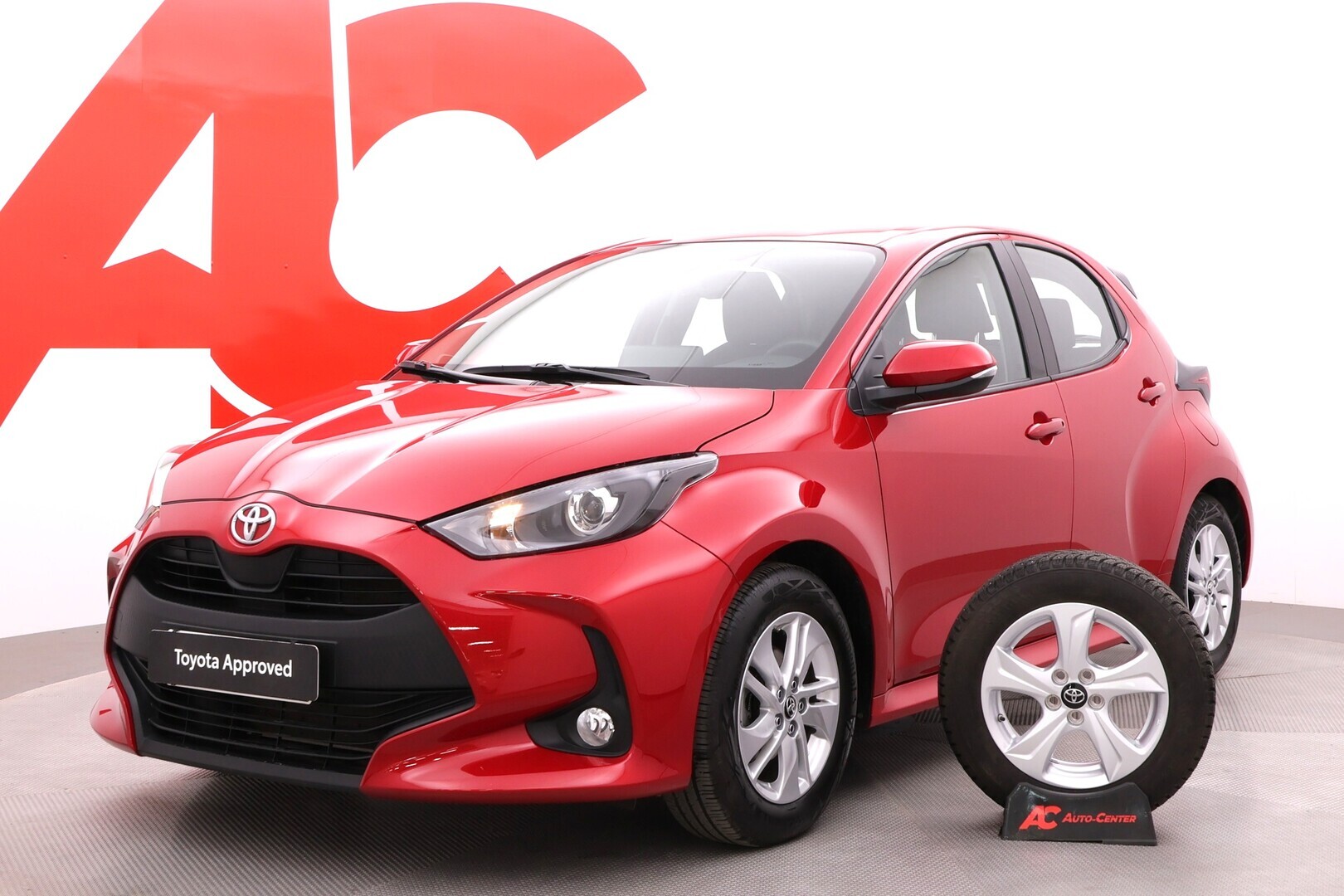 TOYOTA Yaris 2024