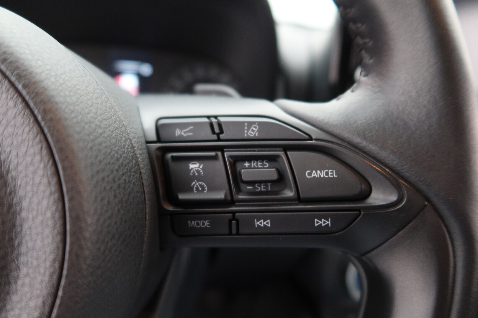 TOYOTA Yaris 2024