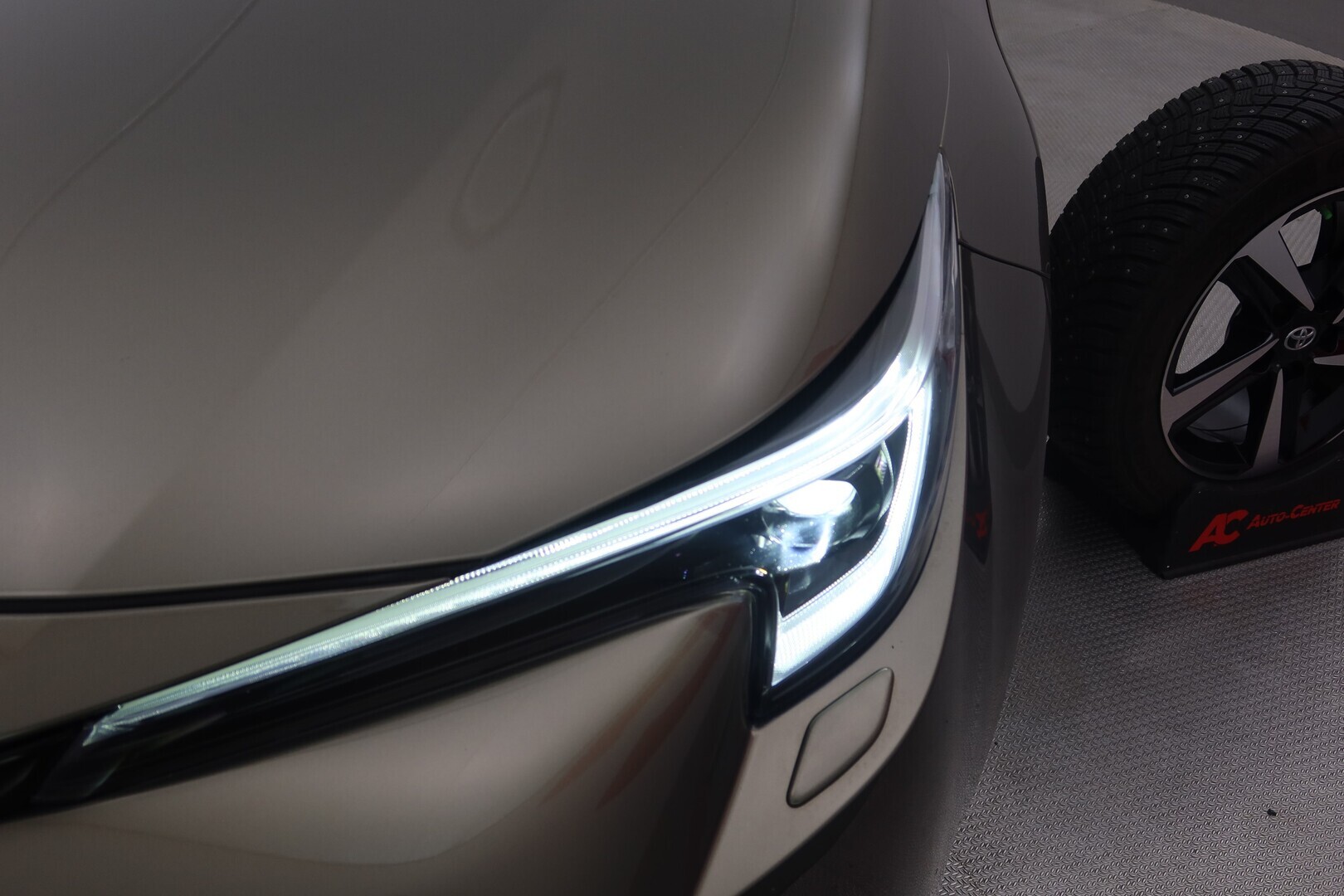 TOYOTA Corolla 2024