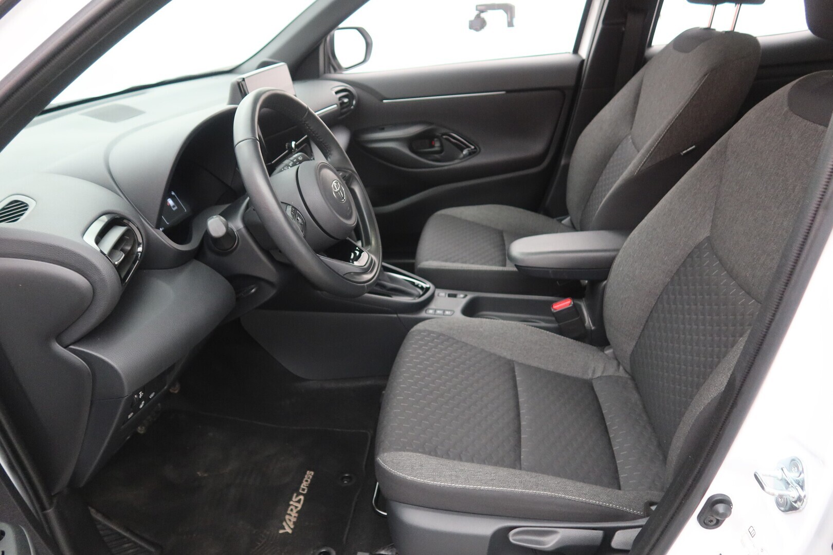 TOYOTA Yaris Cross 2024