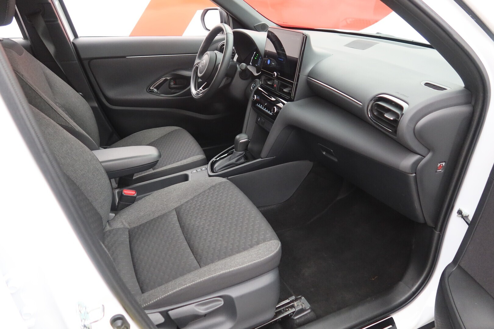 TOYOTA Yaris Cross 2024