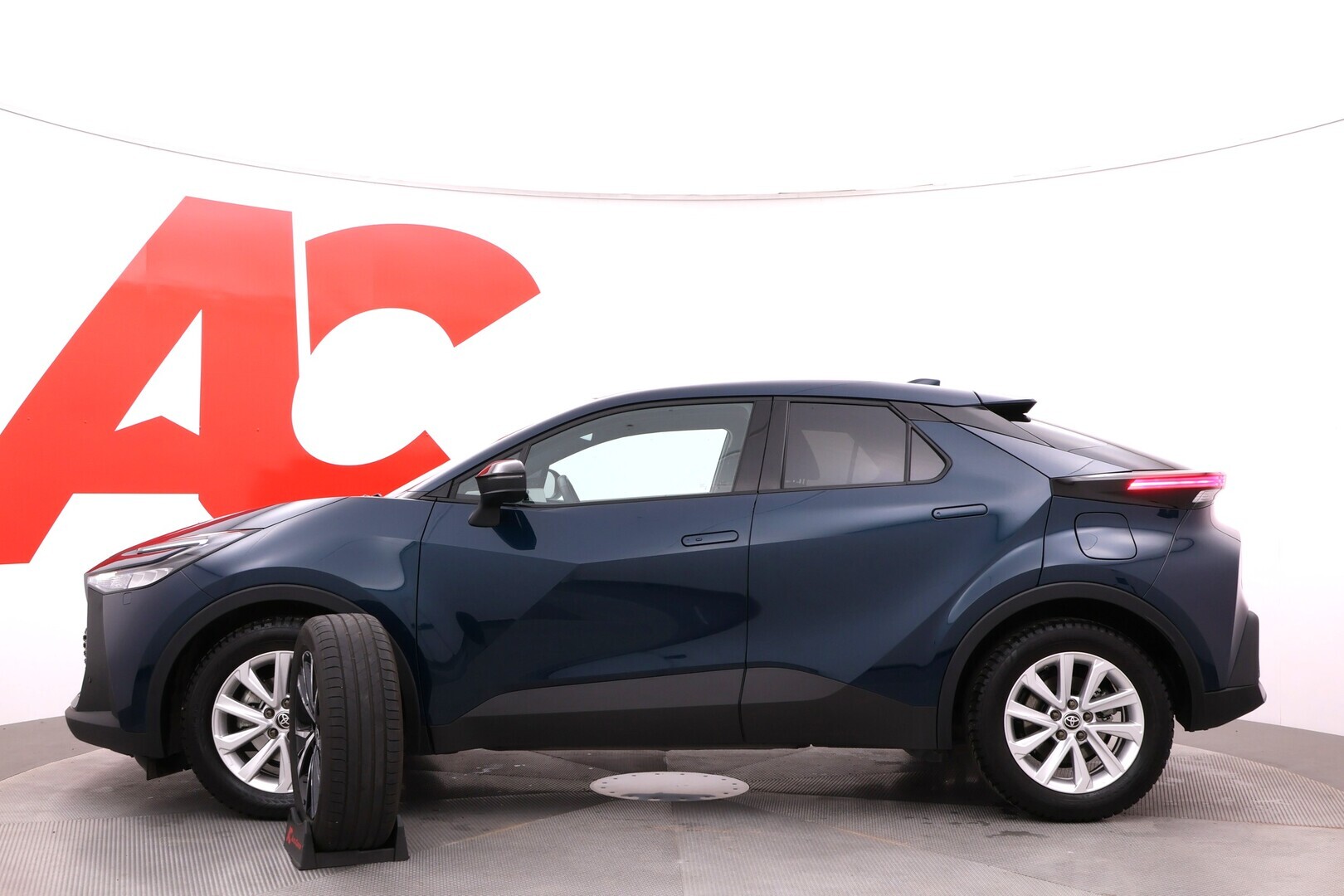 TOYOTA C-HR 2024