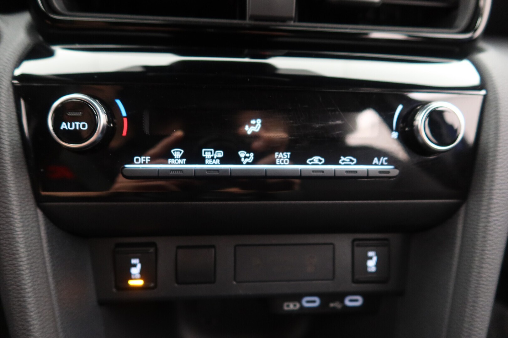 TOYOTA Yaris Cross 2025
