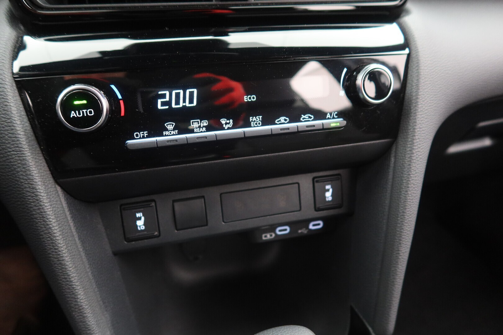 TOYOTA Yaris Cross 2025