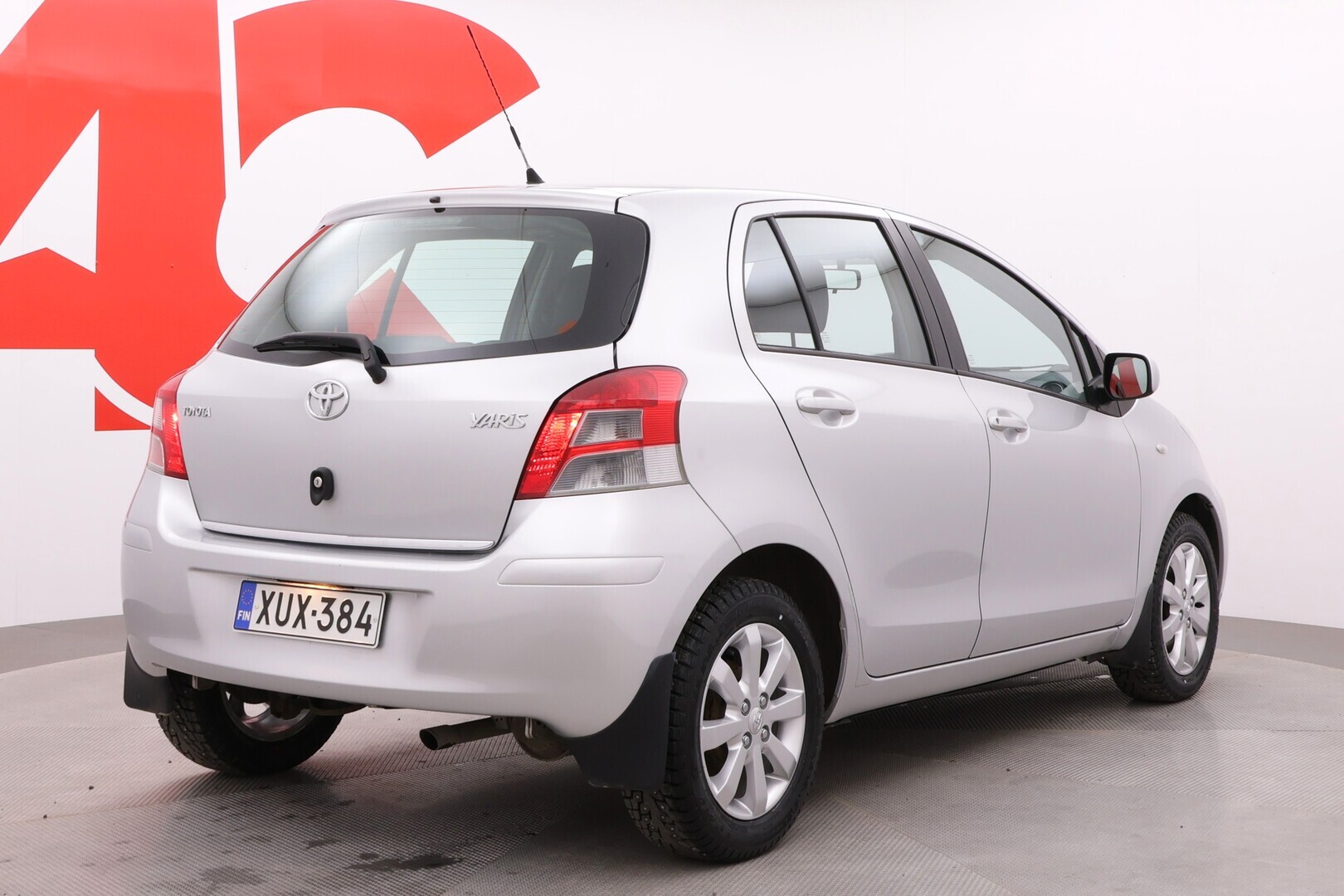 TOYOTA Yaris 2010