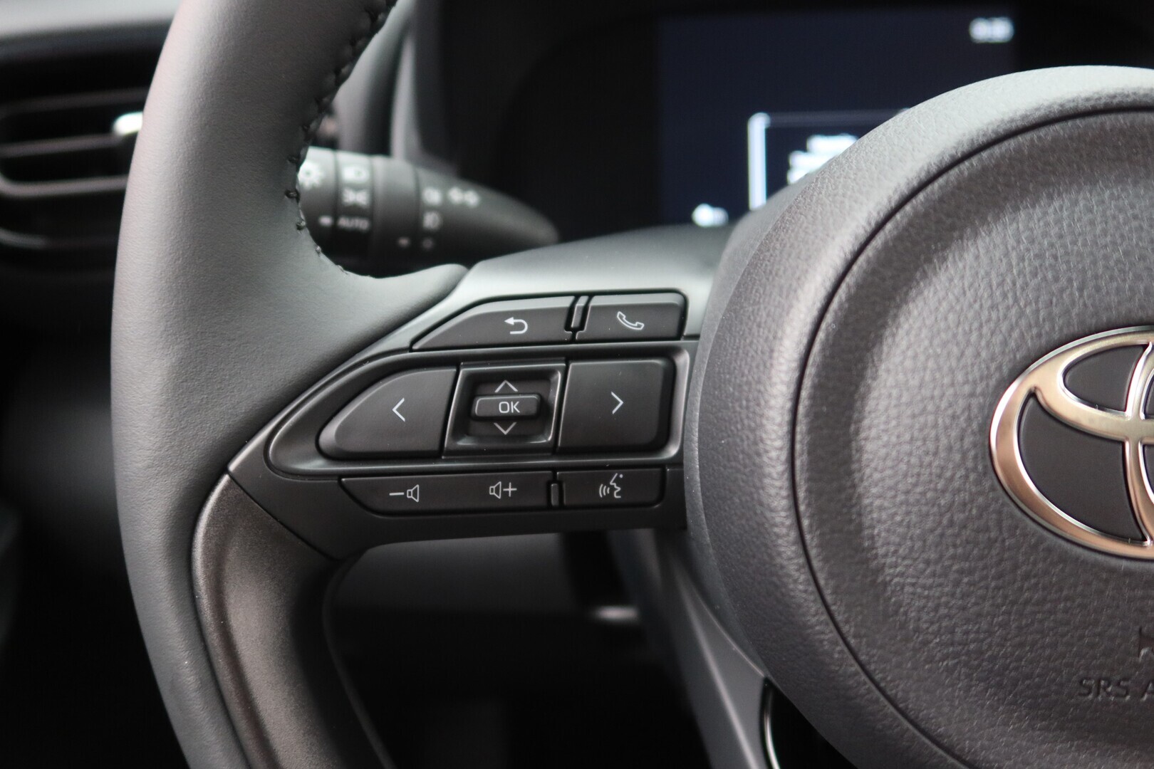 TOYOTA Yaris Cross 2025