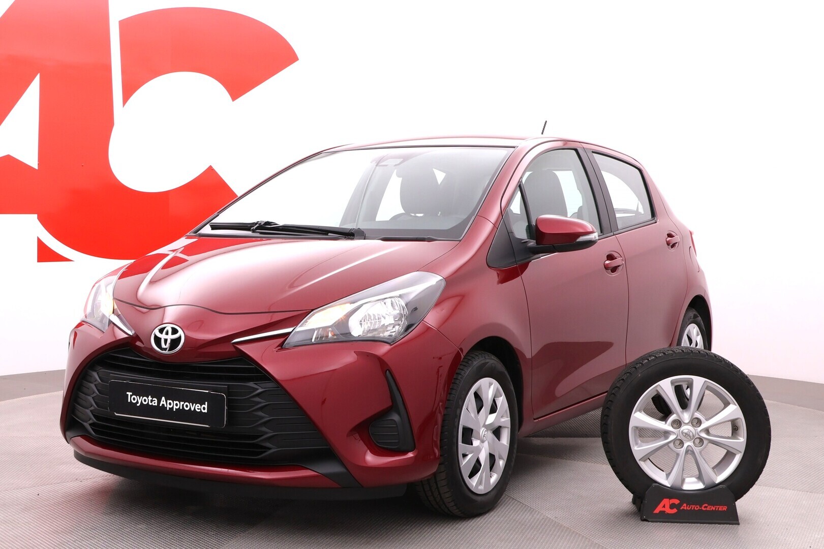 TOYOTA Yaris 2018